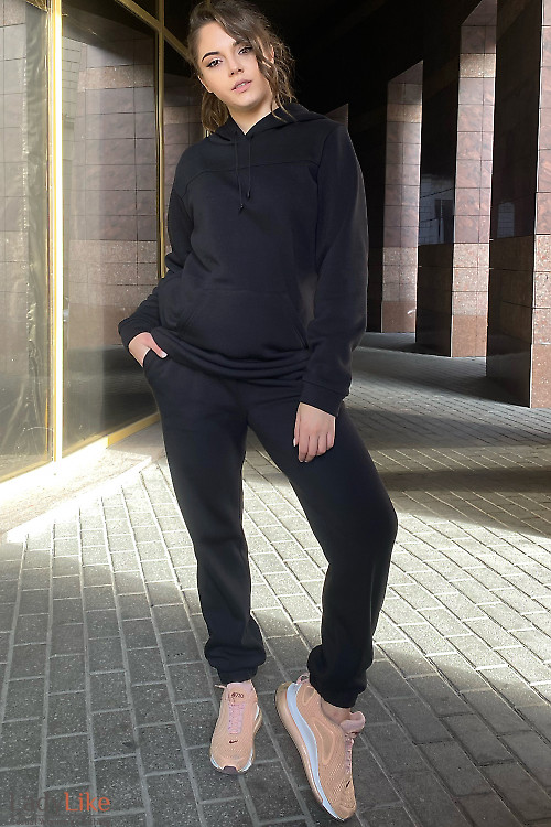 Теплый женский спортивный костюм черного цвета