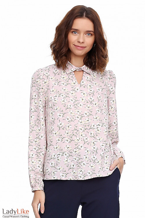 Блузка розовая в цветы с V вырезом. Деловая женская одежда