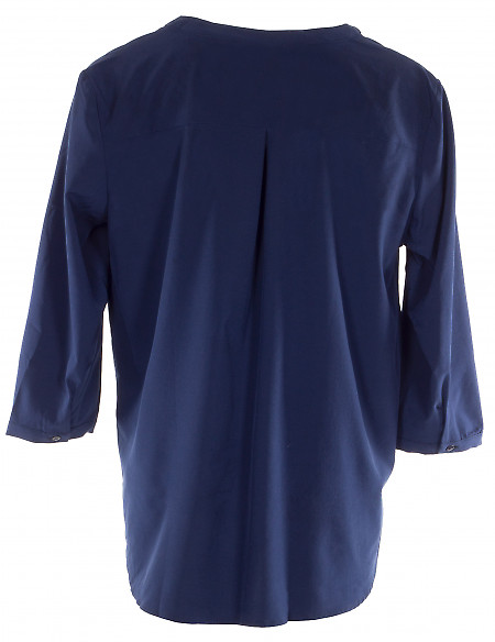 Блузка з кокеткою та зустрічною складкою.Діловий жіночий одяг фото.