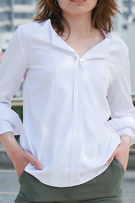 Блузка з білого джинсу. Діловий жіночий одяг фото