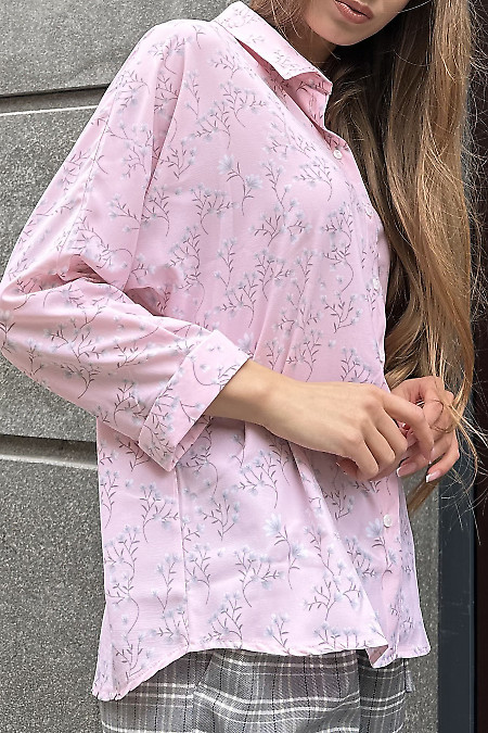Блузка рожевого кольору. Діловий жіночий одяг фото
