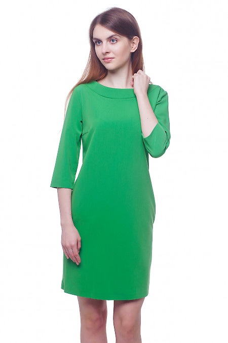 Платье зеленое с круглой горловиной. Деловая женская одежда 