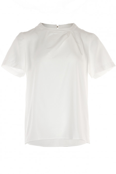 Блузка біла з круглою горловиною. Діловий жіночий одяг.