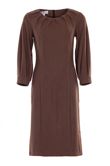 Сукня трикотажна коричнева із защипами. Діловий жіночий одяг.