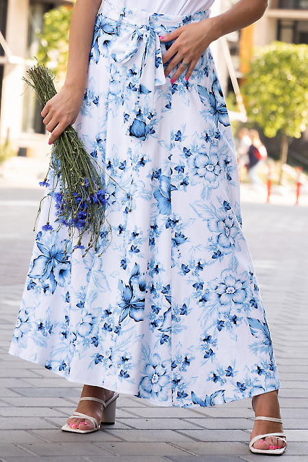 Літня лляна спідниця в голубі квіти. Жіночий одяг.