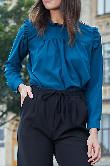  Блузка зелена з рюшами. Діловий жіночий одяг фото