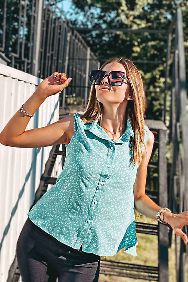 Блуза зелена на запах ззаду. Діловий жіночий одяг фото