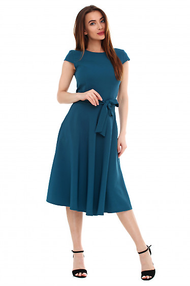 Сукня зелена пишна з поясом. Діловий жіночий одяг