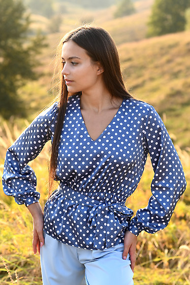Шелковая блузка синяя в белый горох. Деловая женская одежда фото
